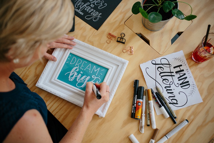 Handlettering  AUSGEBUCHT!